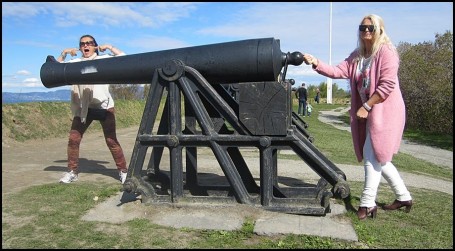 Det er ikke trygt med damer på festningen