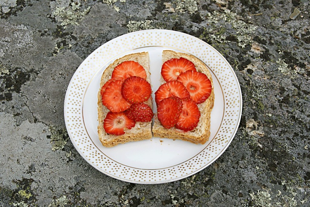 Jordbær og brød